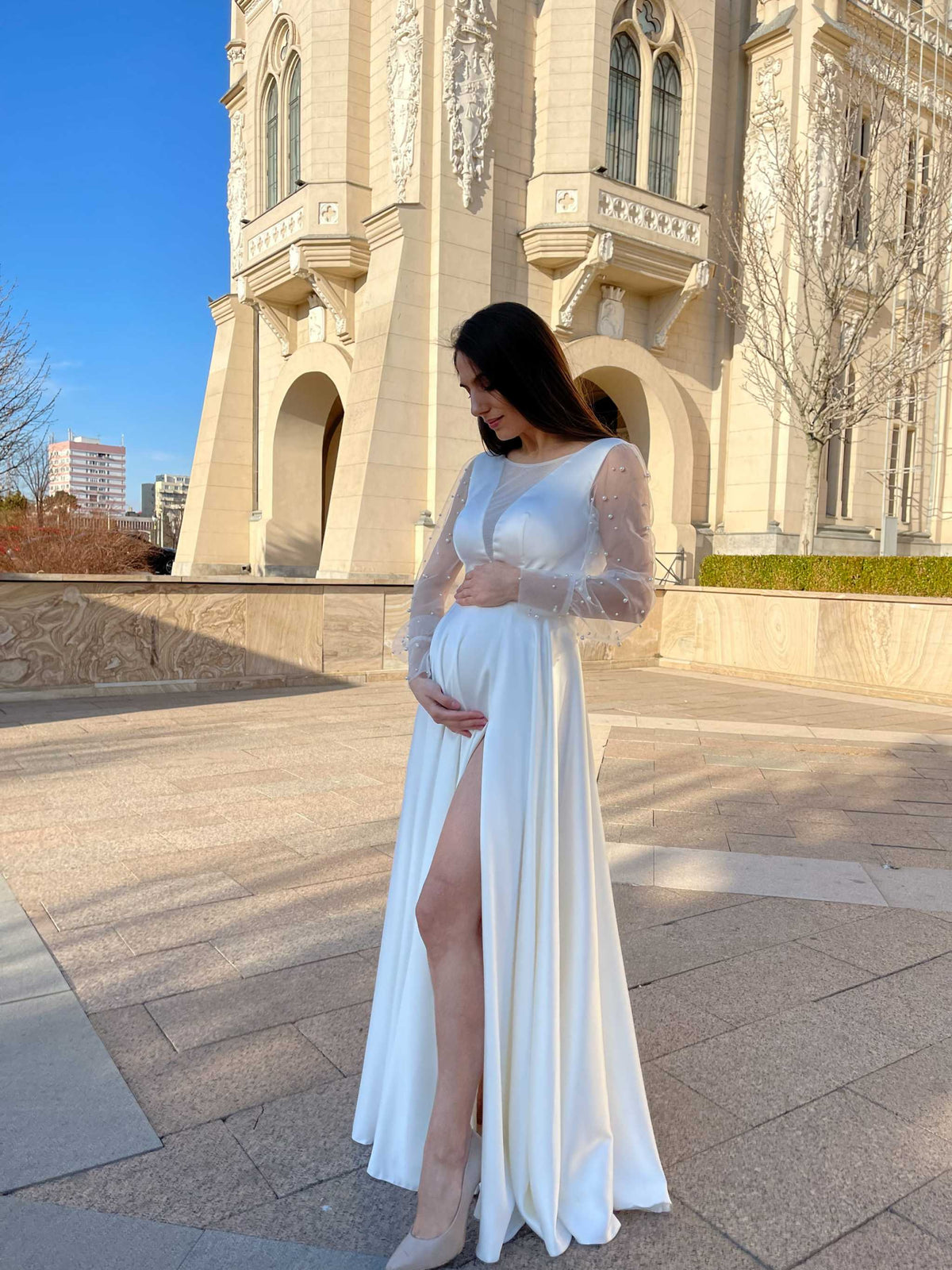ESTELLE LARIÉTTE, rochie de mireasă cu mâneci lungi decorate cu perle