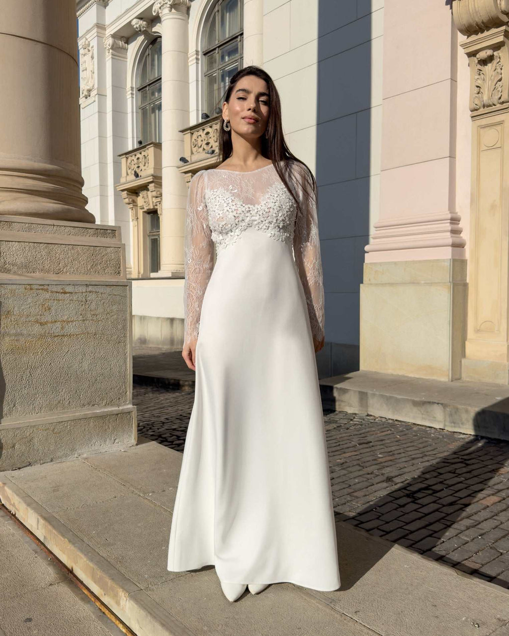 Robe de mariée élégante avec manches en dentelle