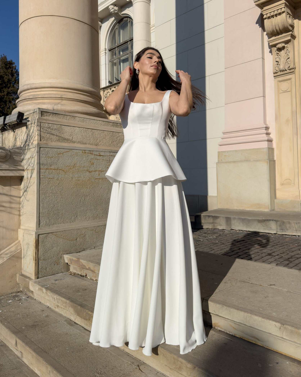 Robe de mariée avec peplum amovible