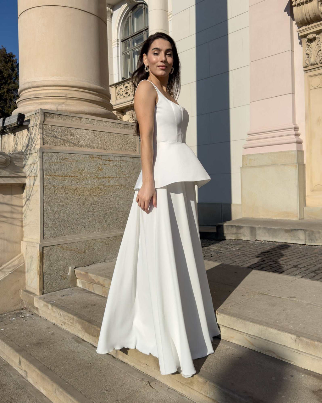 Robe de mariée avec peplum amovible