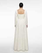 Robe de mariée classique, décolleté carré, manches longues