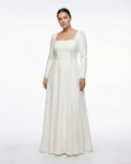 Robe de mariée classique, décolleté carré, manches longues