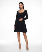 Robe courte élégante décontractée noire avec manches longues