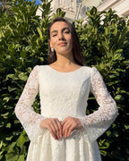 Robe de mariage civil blanche midi avec manches en dentelle
