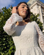 Robe de mariage civil blanche midi avec manches en dentelle