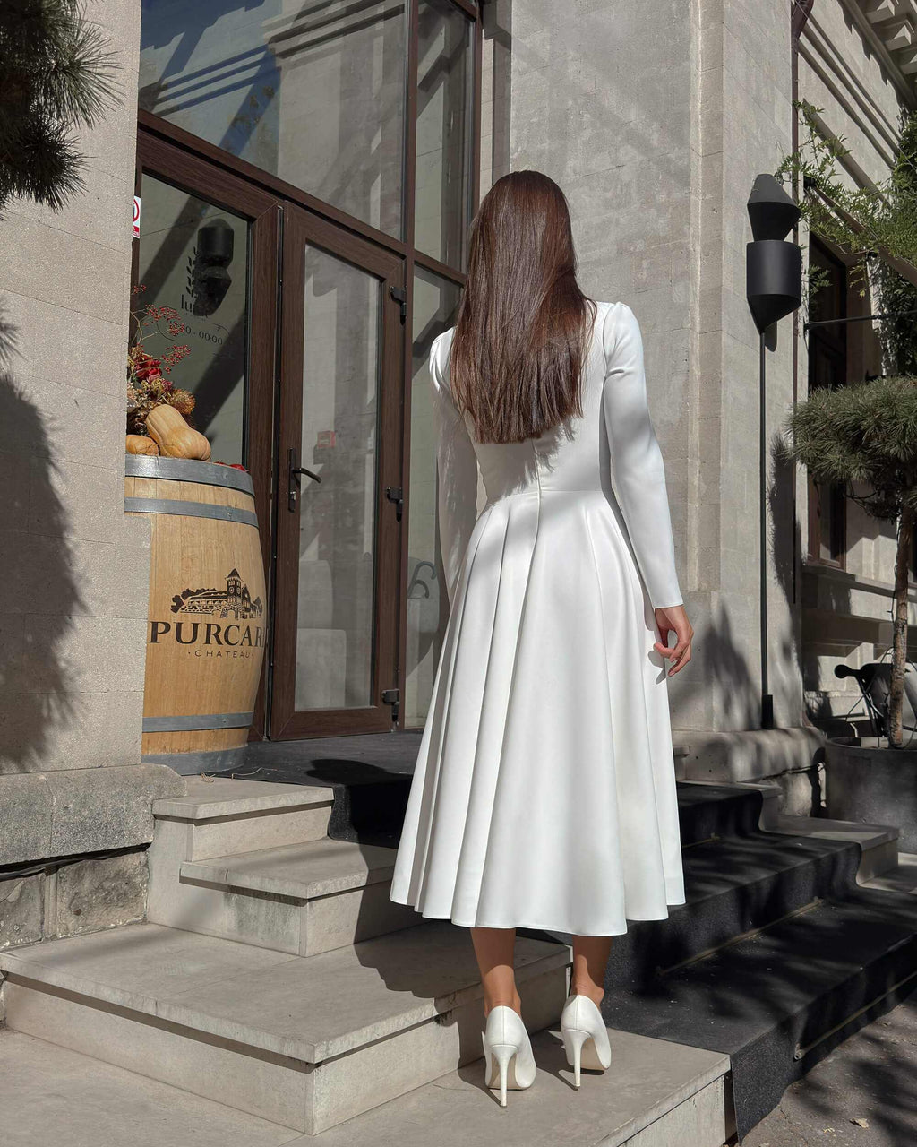 Robe blanche midi à manches longues en crêpe pour mariage civil, religieux