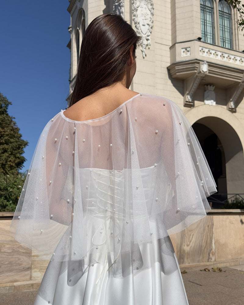 Boléro/cape en tulle avec perles – couverture délicate pour robes de mariage