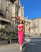 Rochie eleganta roz cu decolteu si slit dublu in oras